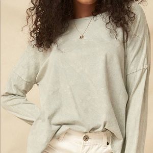 Light weight oversized long sleeve t
